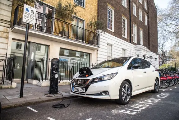 Nissan Leaf charging
