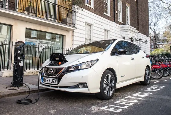 Nissan Leaf charging