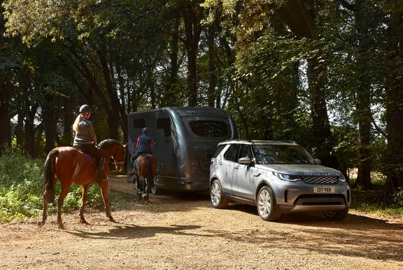 Land Rover Discovery towing a caravan