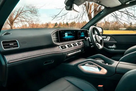 Mercedes-Benz GLE dashboard
