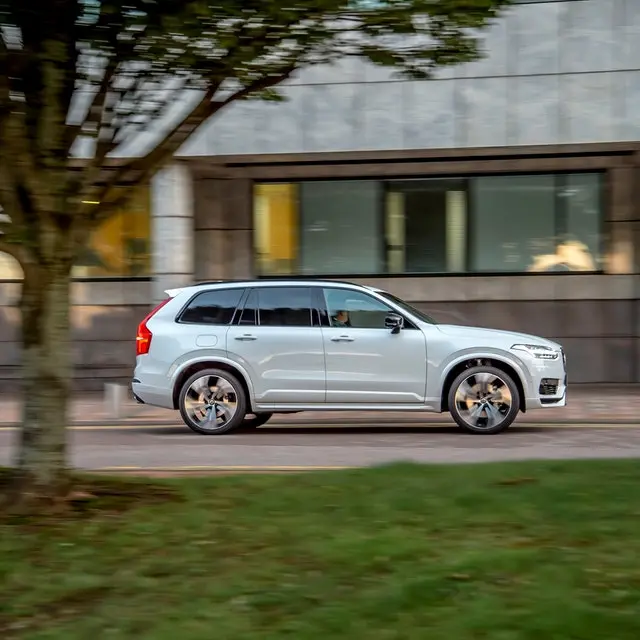 Volvo XC90 driving