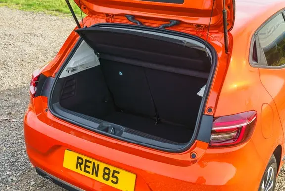 Renault Clio boot