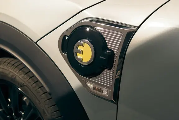 Mini Countryman charging