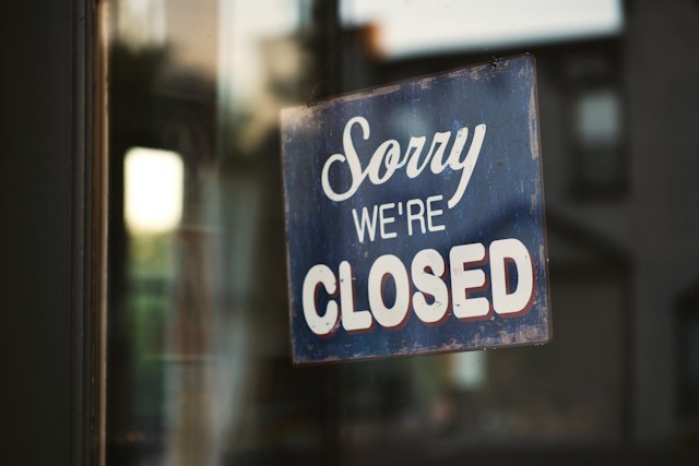 Closed-sign-tim-mossholder-C8jNJslQM3A-unsplash