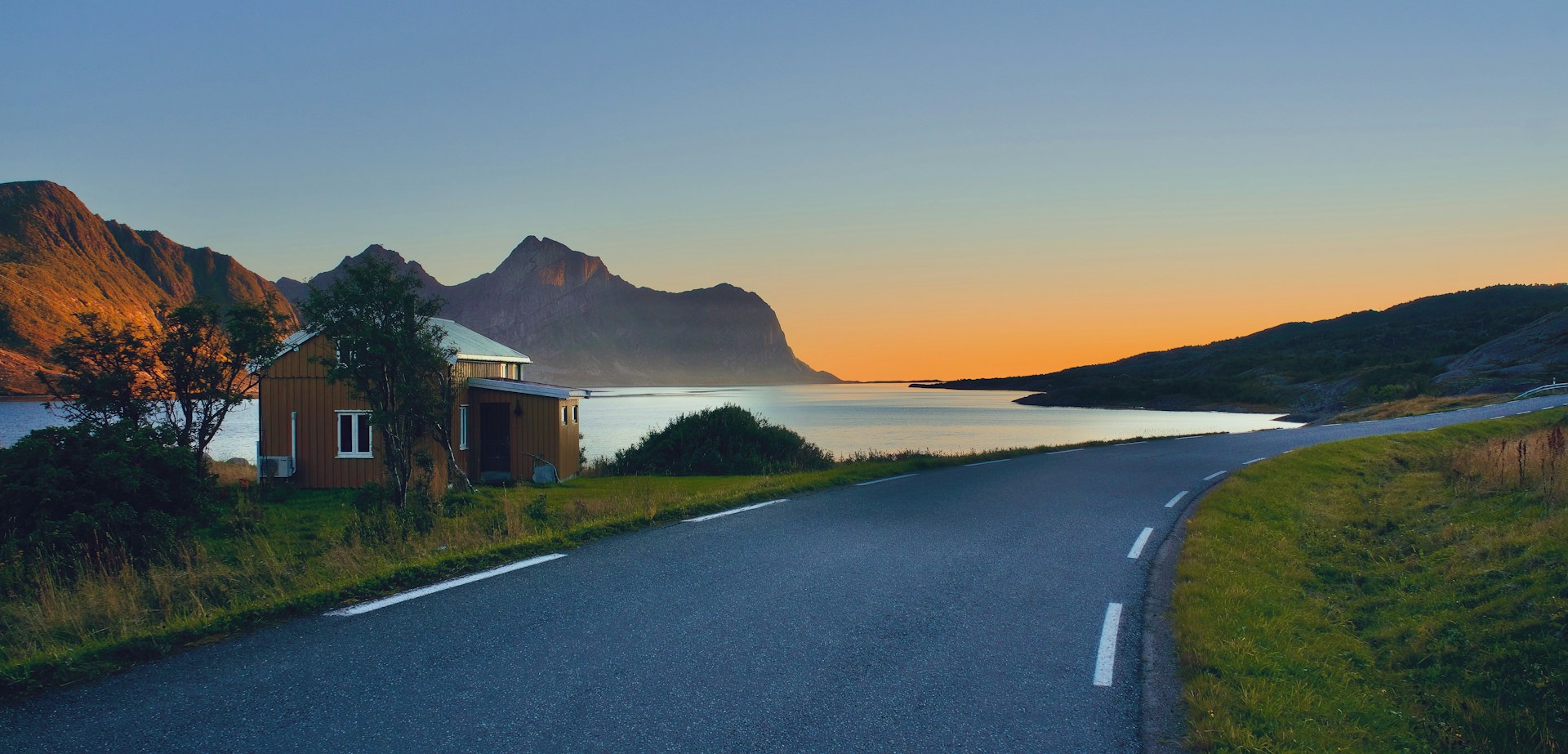 Norway-road-sunset-jorn-eriksen-PCyVVhqo1EY-unsplash