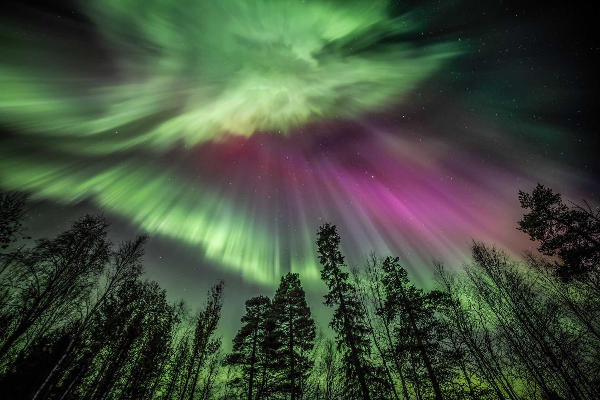 Finland Northern lights Ivalo-2 - Photo by Lari Laasjärvi WEB