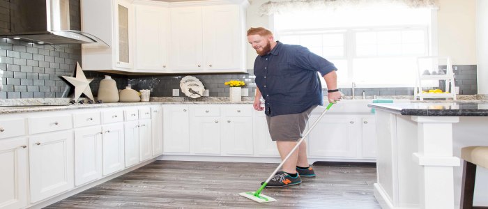 Swiffer Cleaning Floor 07
