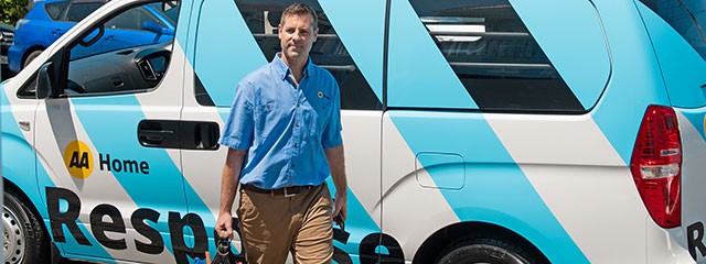 AA Home Response service man arrives at the job