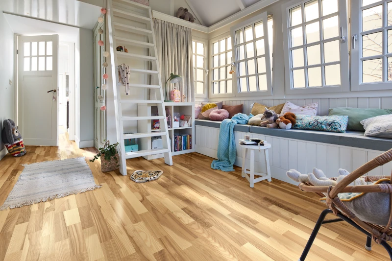 Bodenbelag in Holzoptik im Wohnraum
