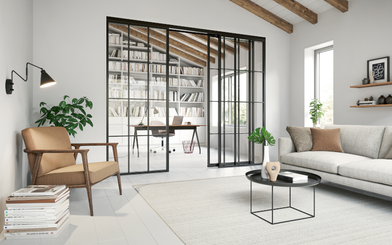 Moderner Raum mit einer Loft-Schiebetür aus Stahl und Glas von Hörmann