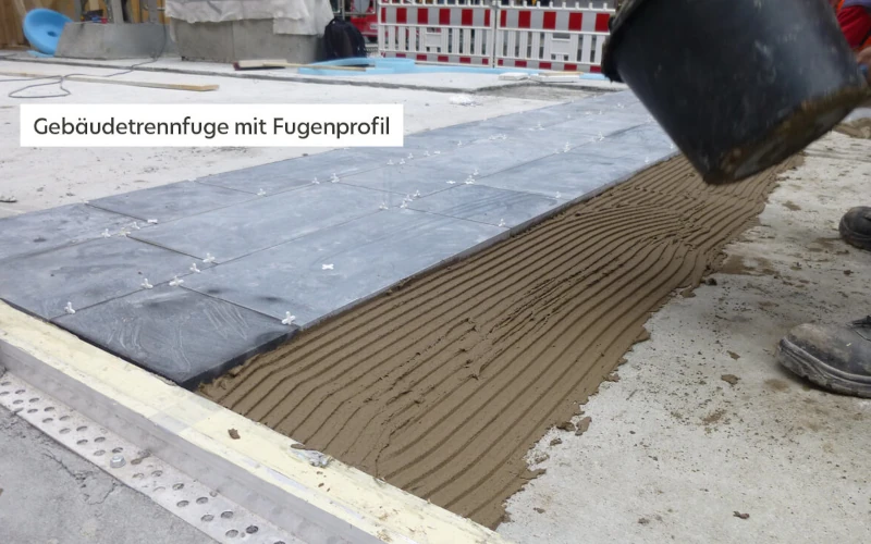 Gebäudetrennfuge mit Fugenprofil