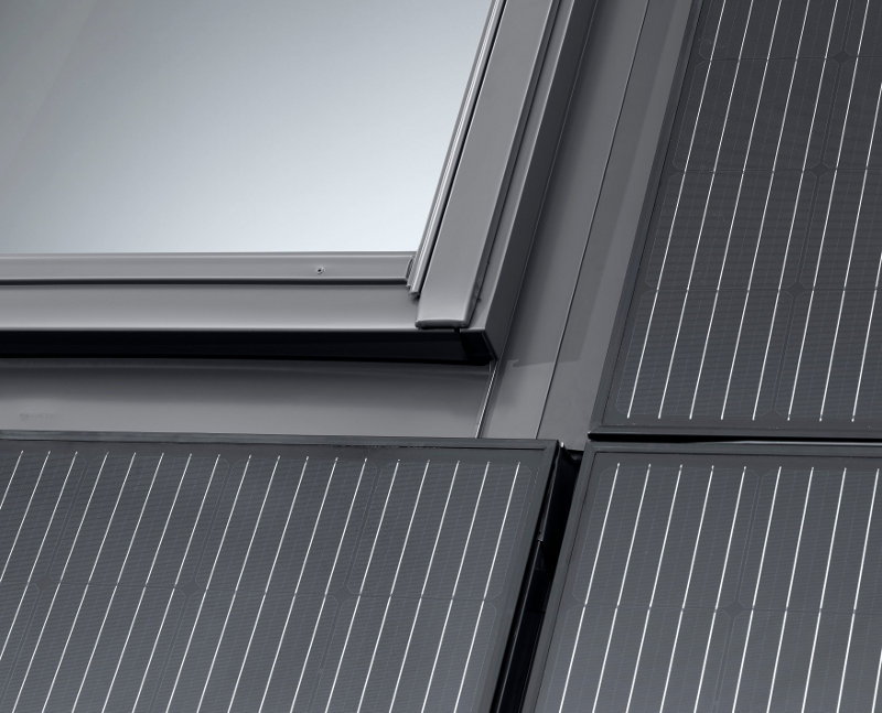 Velux Dachfenster und PV-Anlagen auf dem Dach
