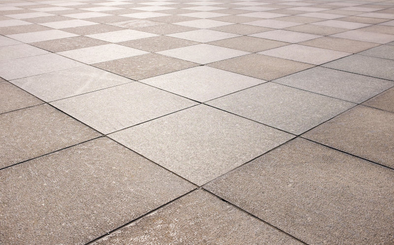 Terrassenplatten in verschiedenen braun-tönen