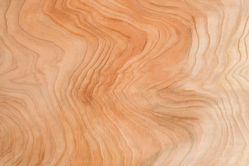 Nahaufnahme von hellem Holz mit Maserung