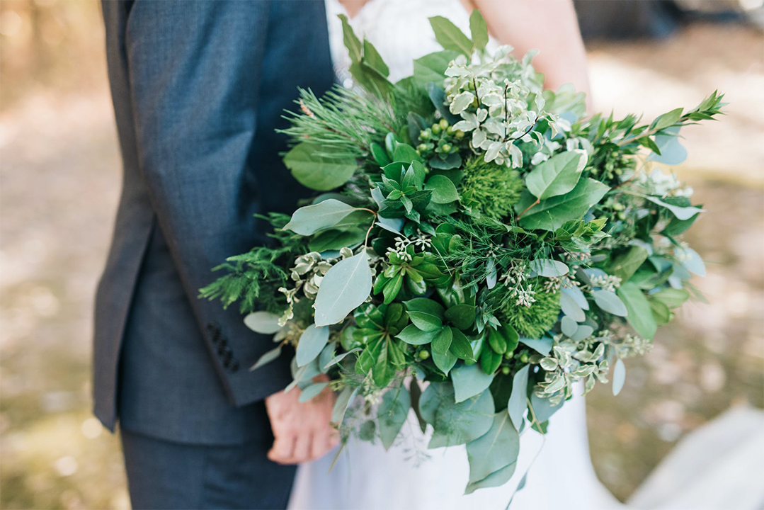 Cut Costs on Wedding Flowers