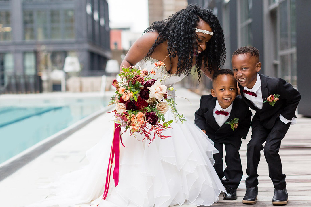 couple includes kids in their wedding