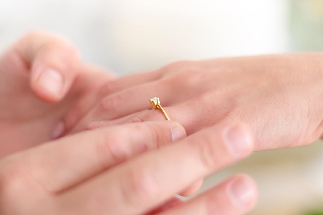 Minimalist Engagement Rings: A Complete Guide