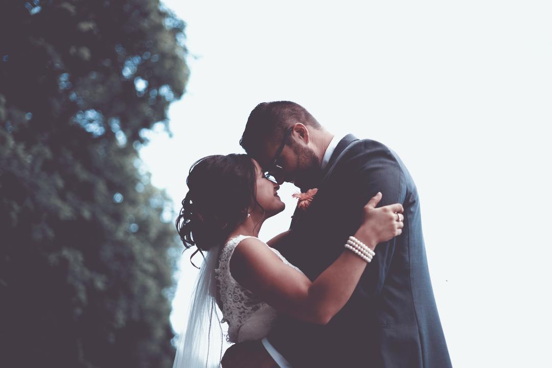 How Long Do Wedding Photos Take? | Zola