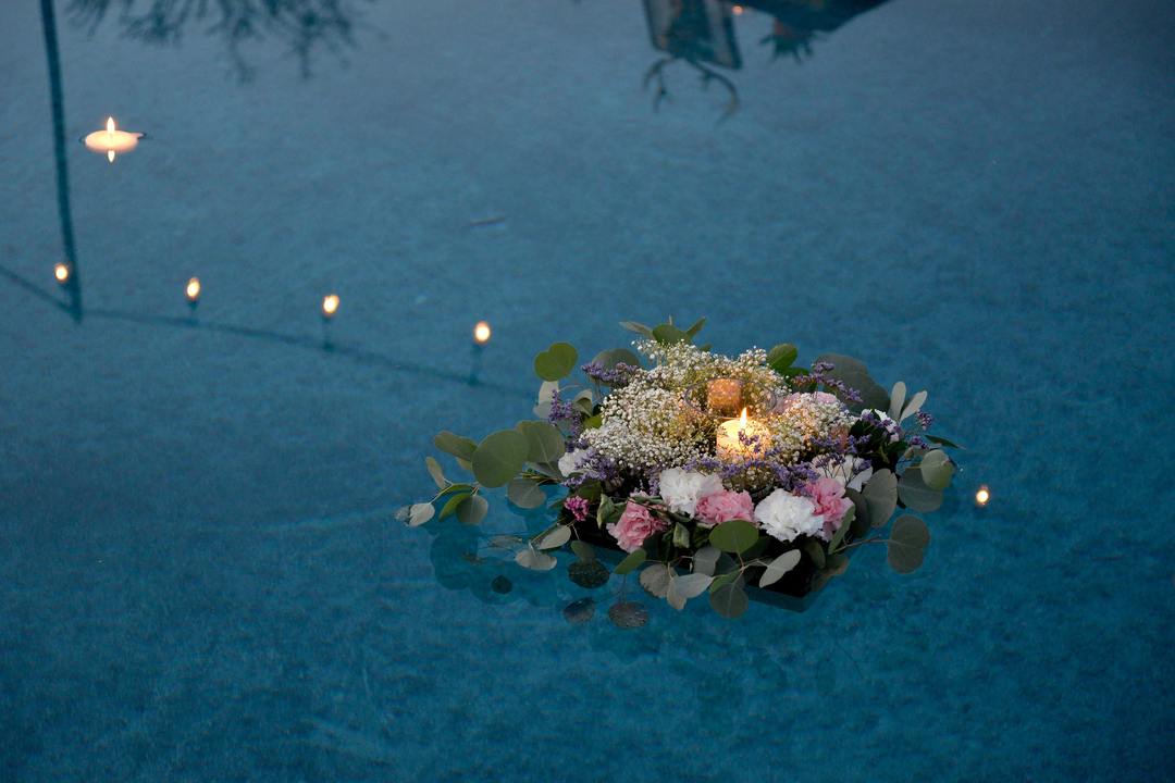 How to Incorporate Candles into Your Centerpieces