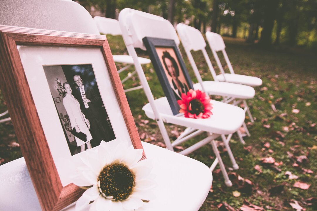 Ways to Honor Loved Ones Who Have Passed at Your Wedding
