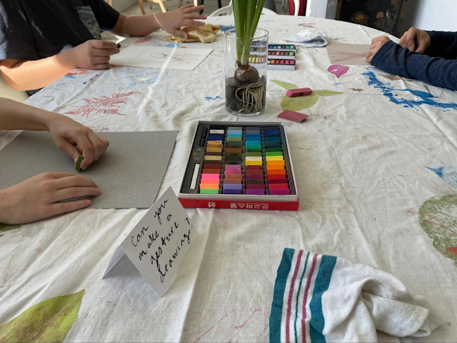 strewing kids teach each other