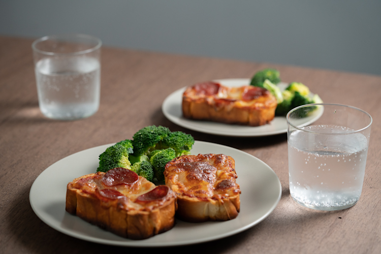 Texas Toast Pizzas-7