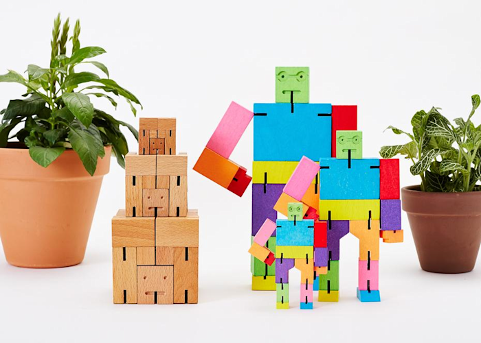 Cubebot-SizeStory-02-DWC 930x