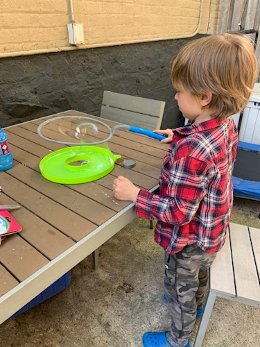 Incredibubble-Wand-geting-ready