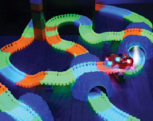 Ontel Magic Tracks: Flex And Glow Racetrack