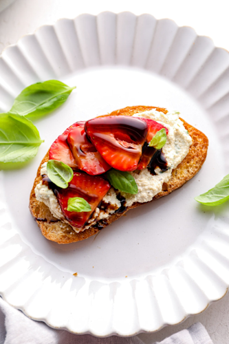 Strawberry-Bruschetta-5