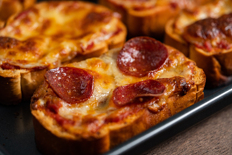 Texas Toast Pizzas-5