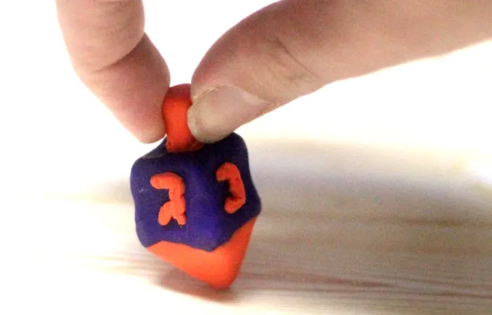 clay-dreidel-craft-12.jpg