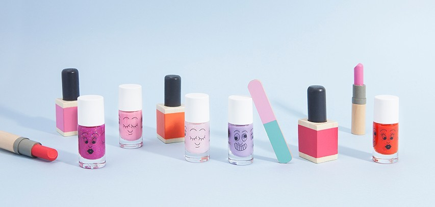 nails