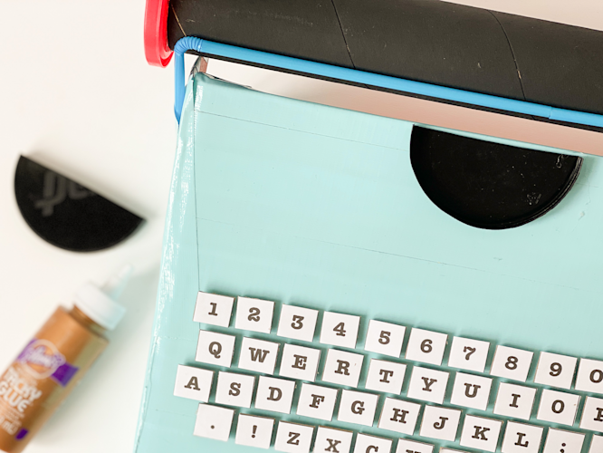 TYPEWRITER-12