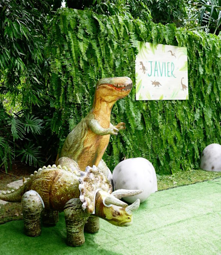 Roaring-Dinosaur-Birthday-Party-via-Karas-Party-Ideas-KarasPartyIdeas.com9