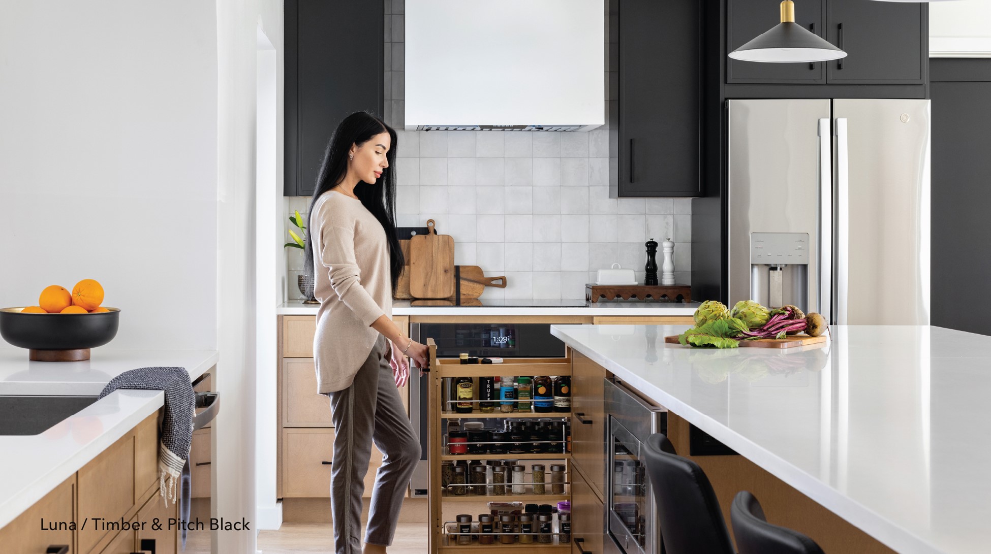 10 Black Kitchen Cabinets