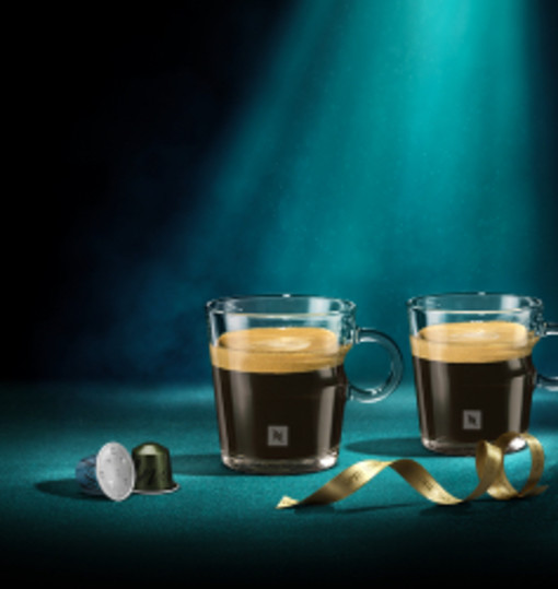 Receive two VIEW lungo or espresso cups