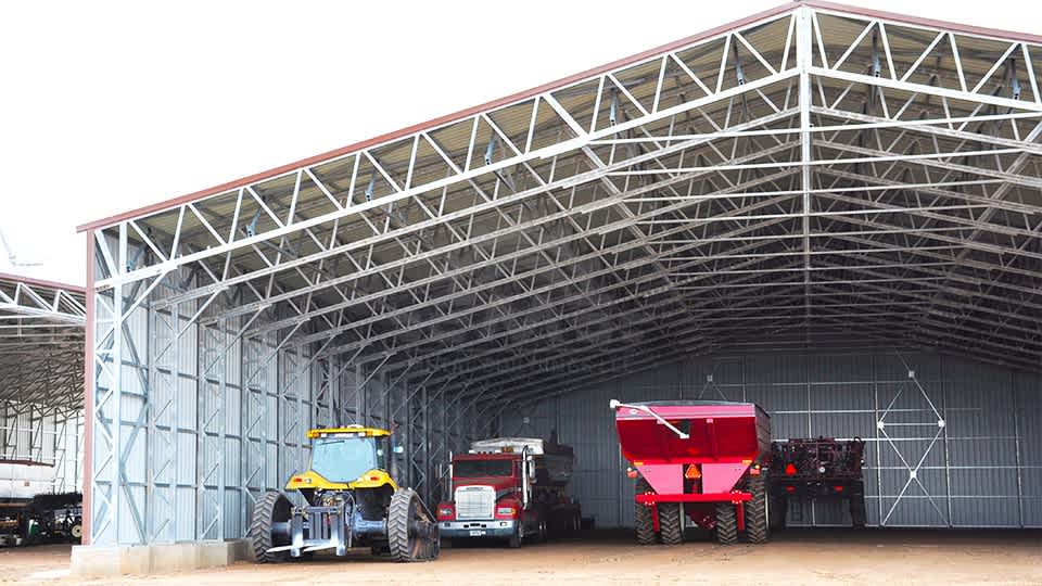 70x100x16 Commercial Clear Span Building