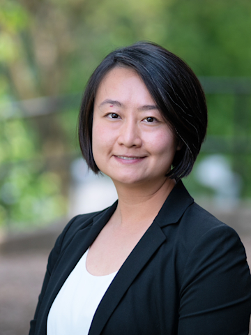 Portrait photo of Jun Li