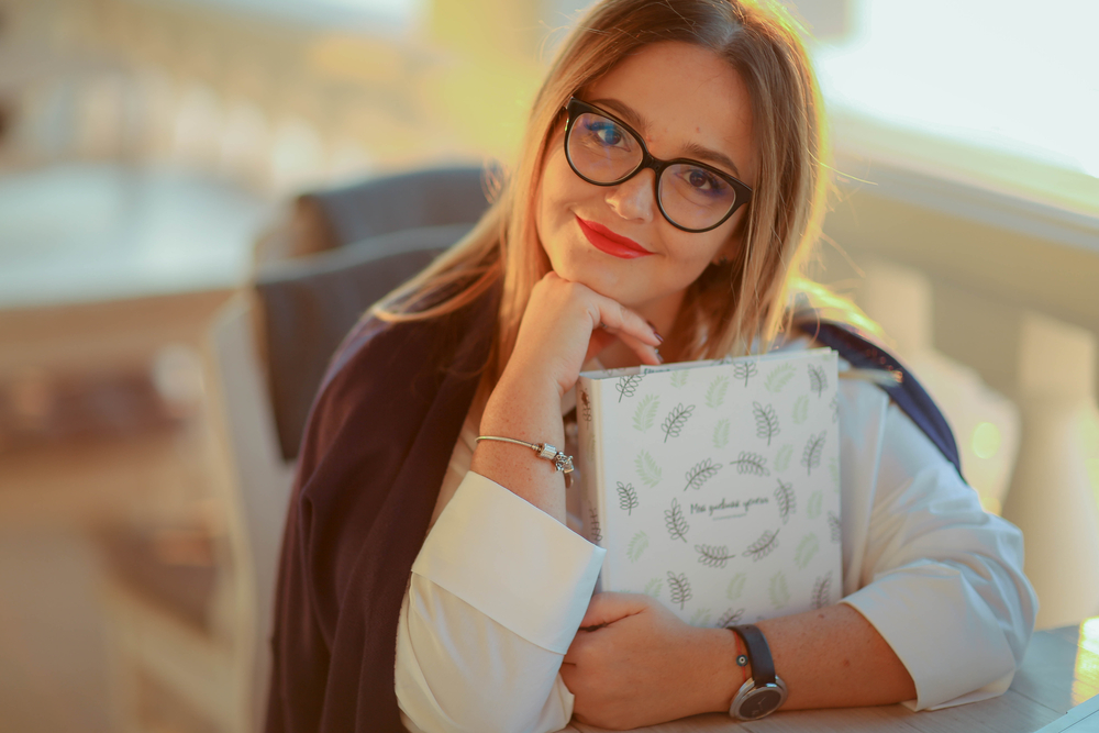 How to Write a Short Author Bio: 7 Best Practices