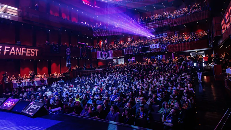 Fanfest crowd