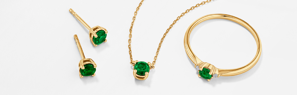 Boucles d'oreilles, collier, et bague de pierre de naissance de mai avec émeraudes en or jaune