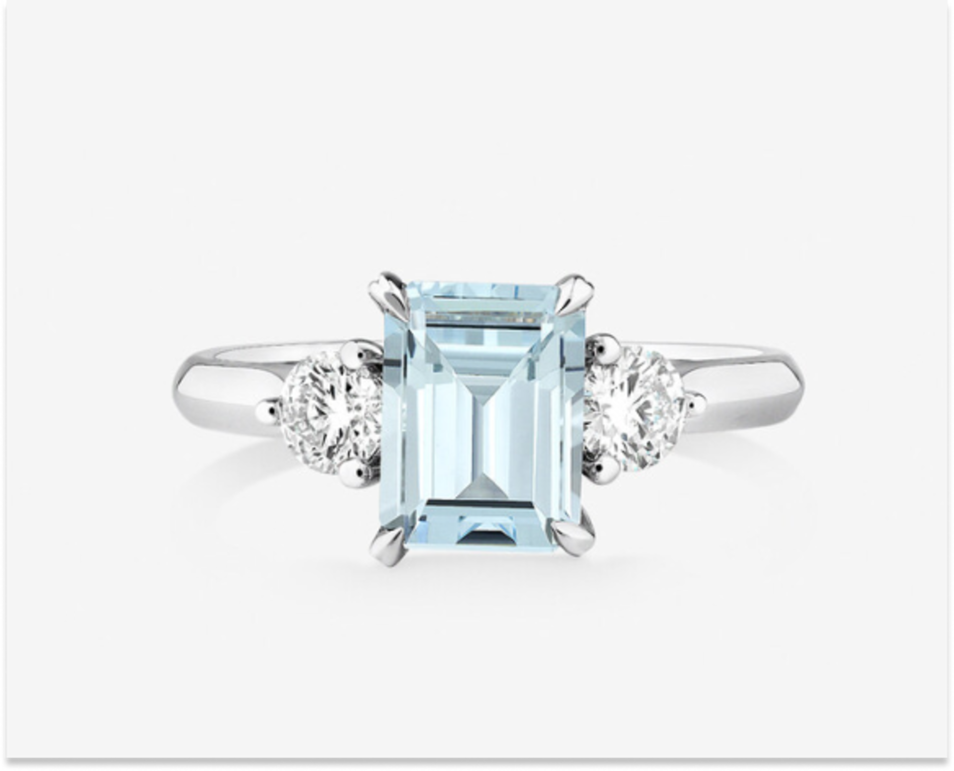 Bague de fiançailles en aigue-marine en or blanc