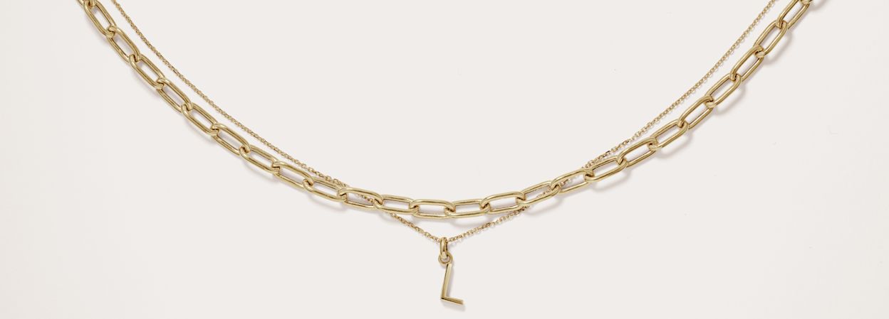 Collier en or avec la lettre L