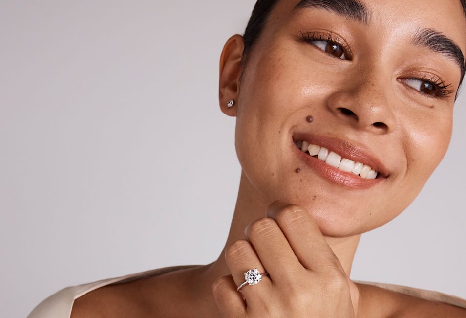 women wearing canadian diamond engagement ring