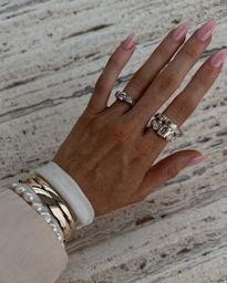 Image - FY26 - Shop The Look - Carousel - Silver Lab