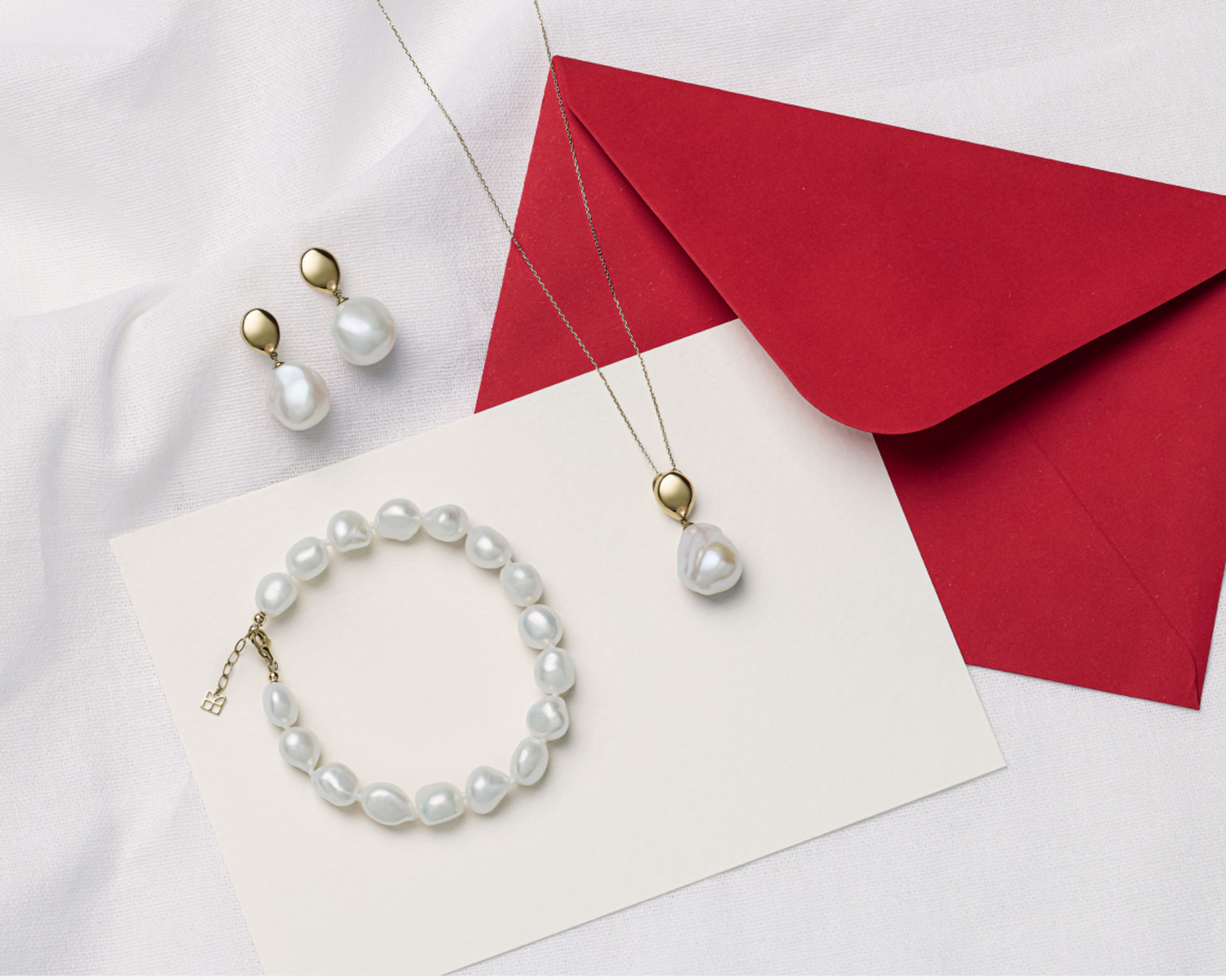 Image - PLP - QuickLink - Gifts - Occasions - Valentine's Day - Gifts Back '26