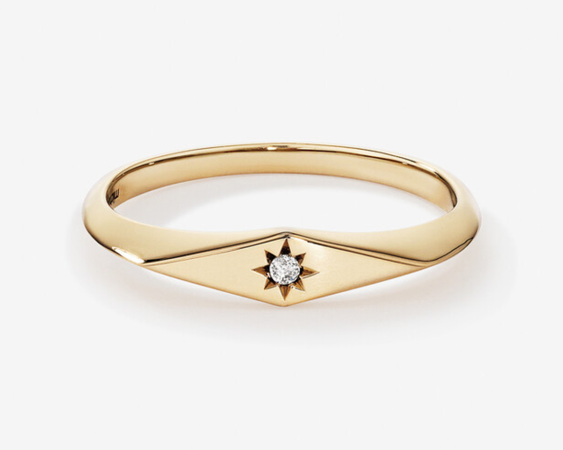 diamond set yellow gold ring