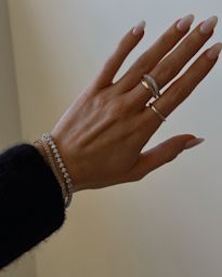 Image - FY26 - Shop The Look - Carousel - New Arrivals - Yellow Gold