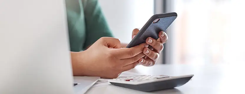 smartphone-user-gettyimages-832x320.jpg
